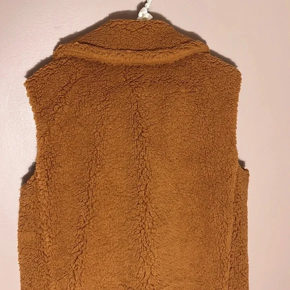 Steve Madden Sherpa Vest - Picture 6 of 9